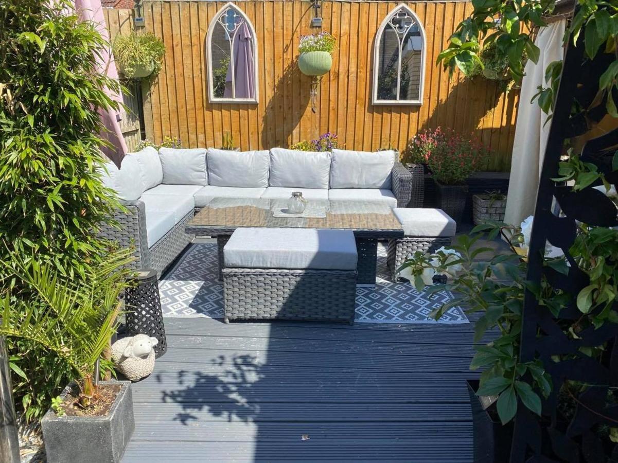 Appartamento Secret Gem 1 Bed Garden Flat Private Luxury Hot Tub Bournemouth Esterno foto