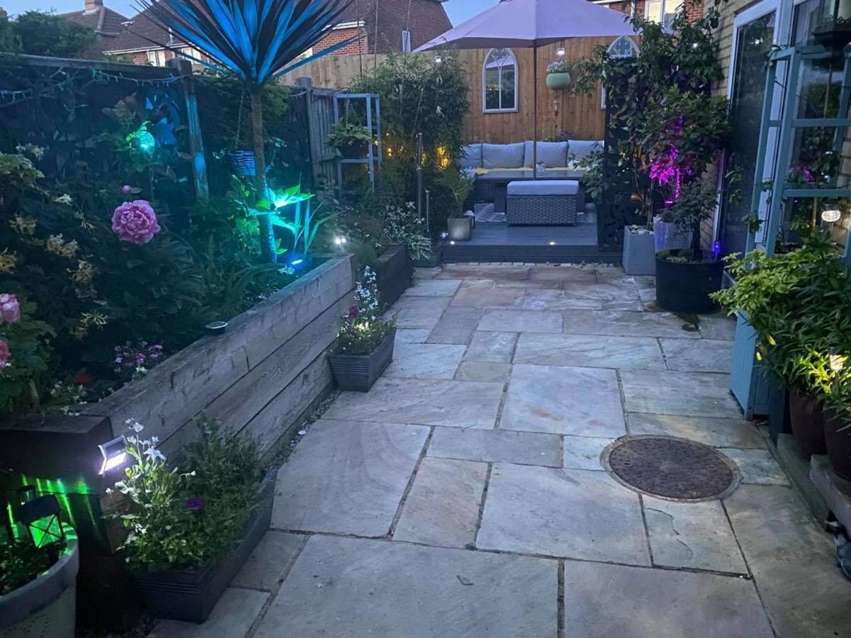 Appartamento Secret Gem 1 Bed Garden Flat Private Luxury Hot Tub Bournemouth Esterno foto