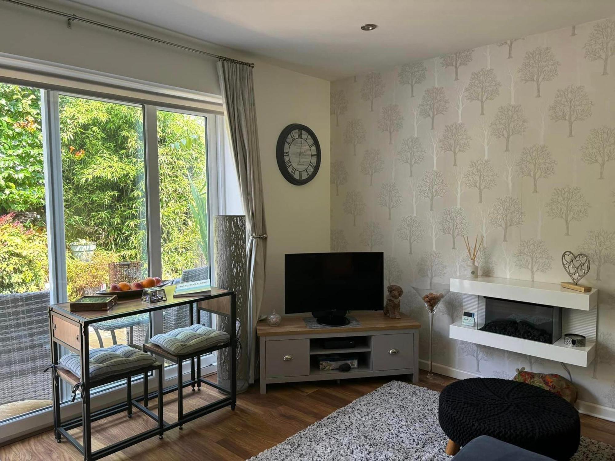Appartamento Secret Gem 1 Bed Garden Flat Private Luxury Hot Tub Bournemouth Esterno foto