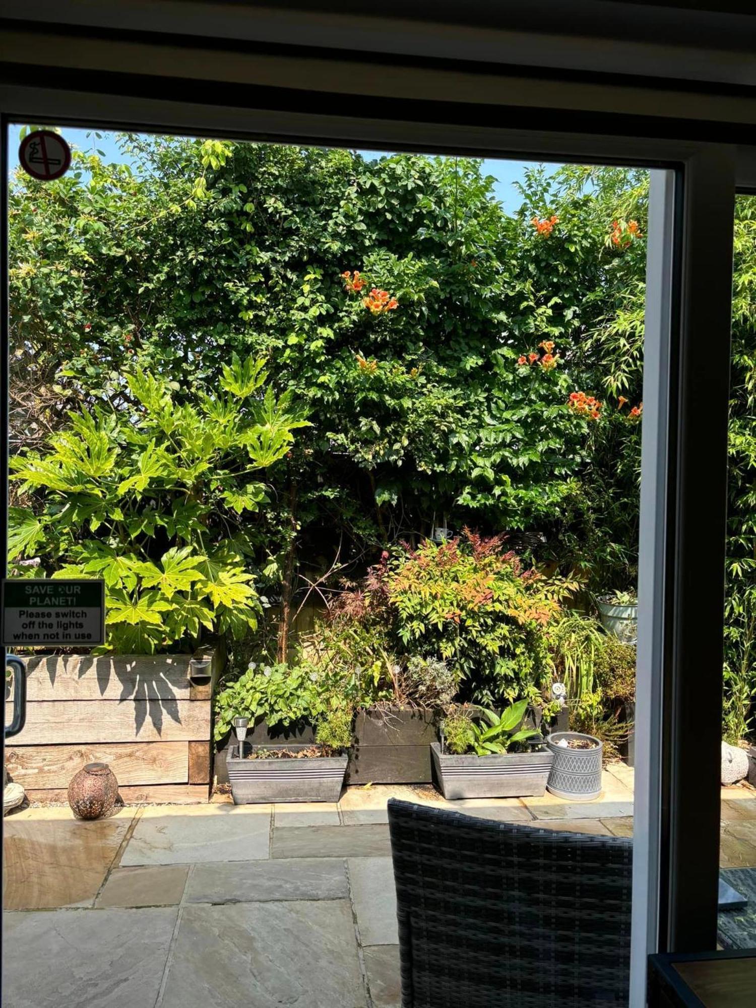 Appartamento Secret Gem 1 Bed Garden Flat Private Luxury Hot Tub Bournemouth Esterno foto